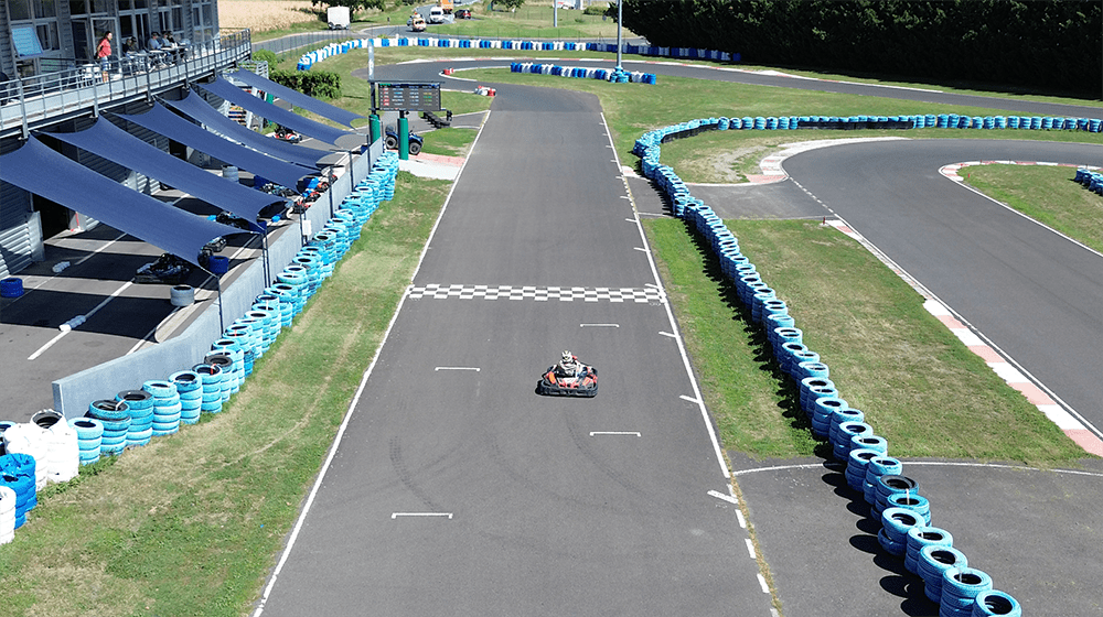 piste_de_karting_en_auvergne-min